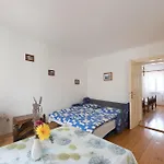 Mirakul Apartman *