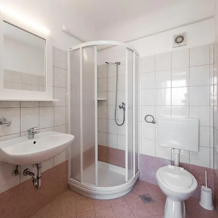 Daire Mirakul Mali Lošinj