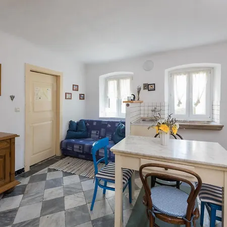 Mirakul Apartment